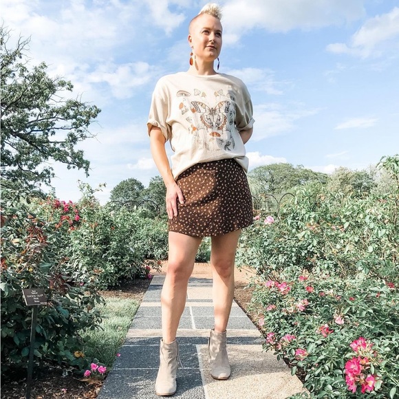 Garage Clothing Brown Mini Skirt with Pink Flowers - Picture 2 of 4